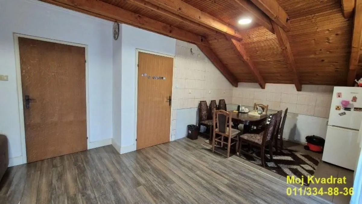Prodaja, kuća, 244m², Čenej, Novi Sad Sve Podlokacije