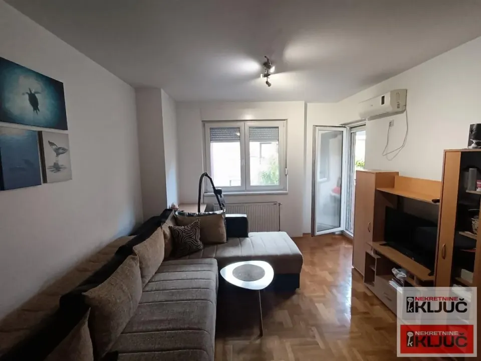 Prodaja, dvosoban stan, 45m², Socijalno, Novi Sad Sve Podlokacije