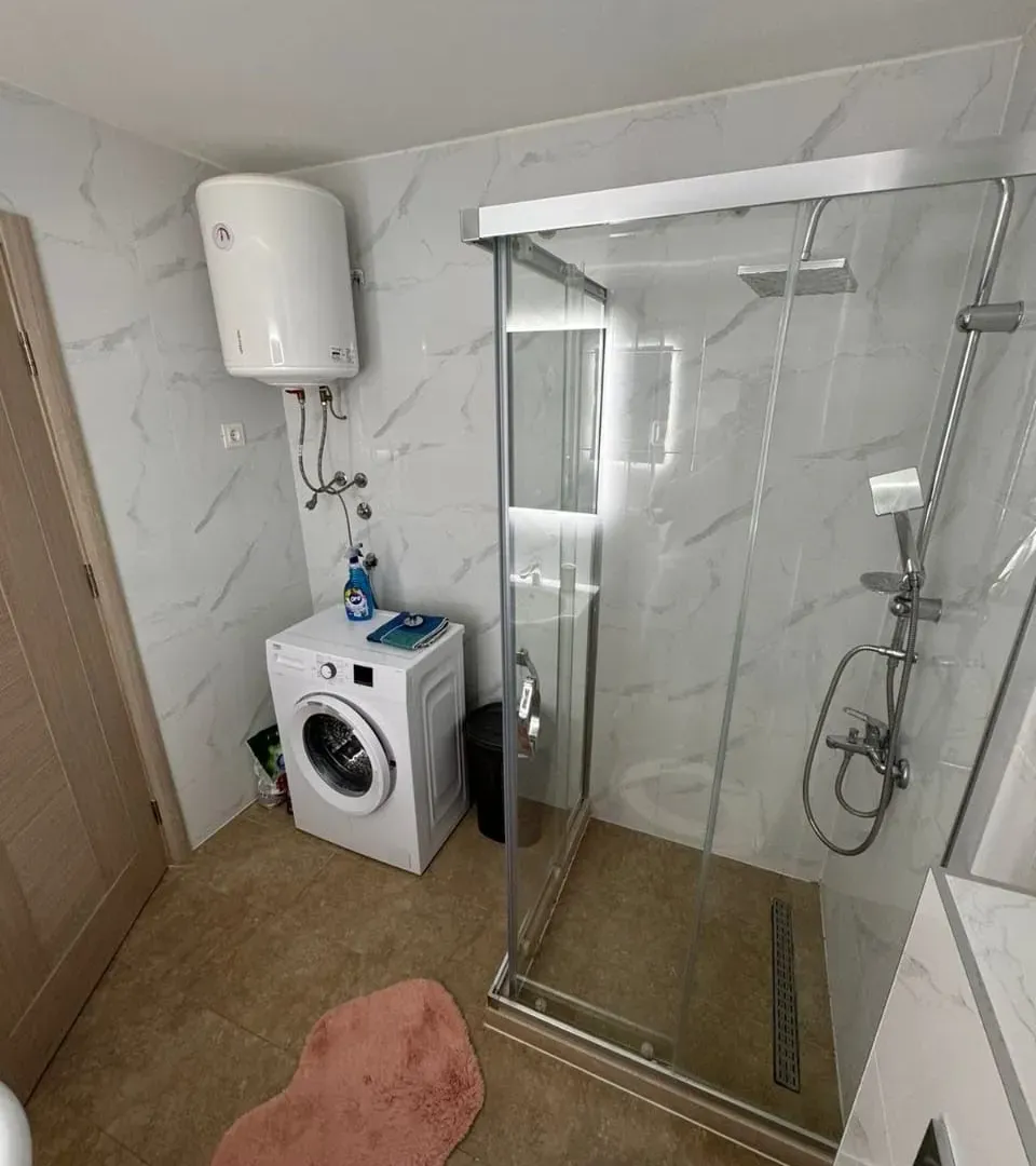 Rent, one bedroom apartment, 40m², Bečići, Budva