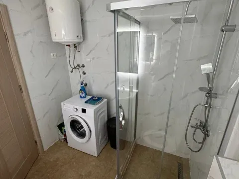 Izdavanje, jednosoban stan, 40m², Bečići, Budva - image 10