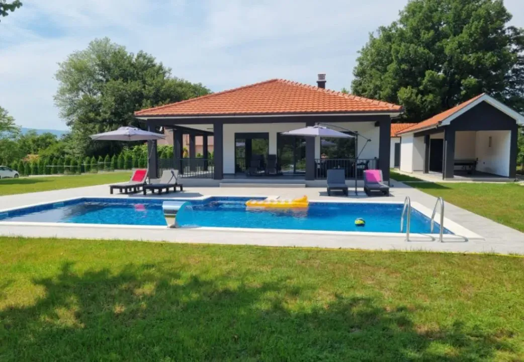 Rent, house, 160m², Pričelje, Podgorica