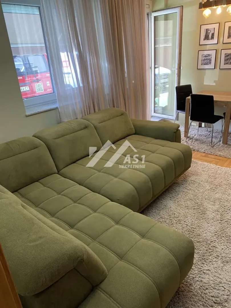 Izdavanje, jednosoban stan, 38m², Salajka, Novi Sad Sve Podlokacije