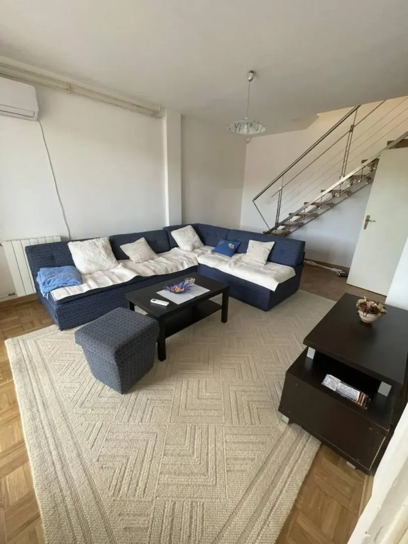 Izdavanje, trosoban stan, 70m², Novi Beograd Blok 62, Novi Beograd Sve Podlokacije