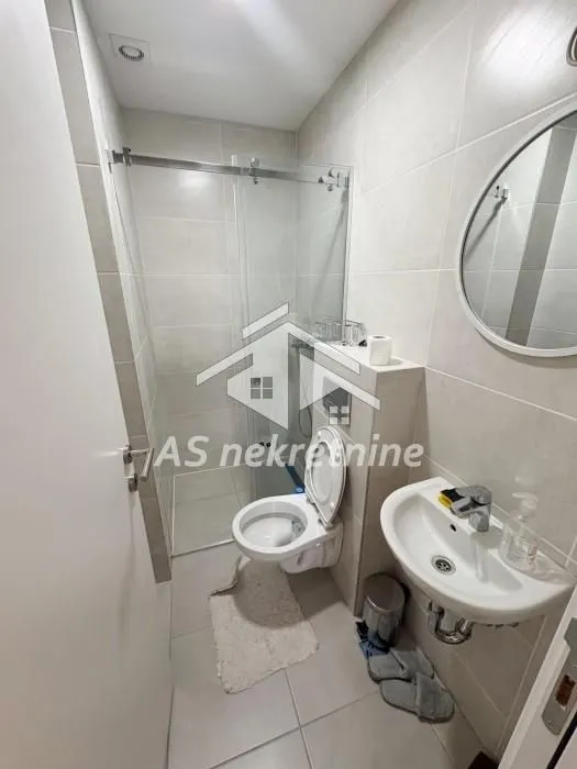Izdavanje, četvorosoban stan, 79m², Banjica, Voždovac Sve Podlokacije