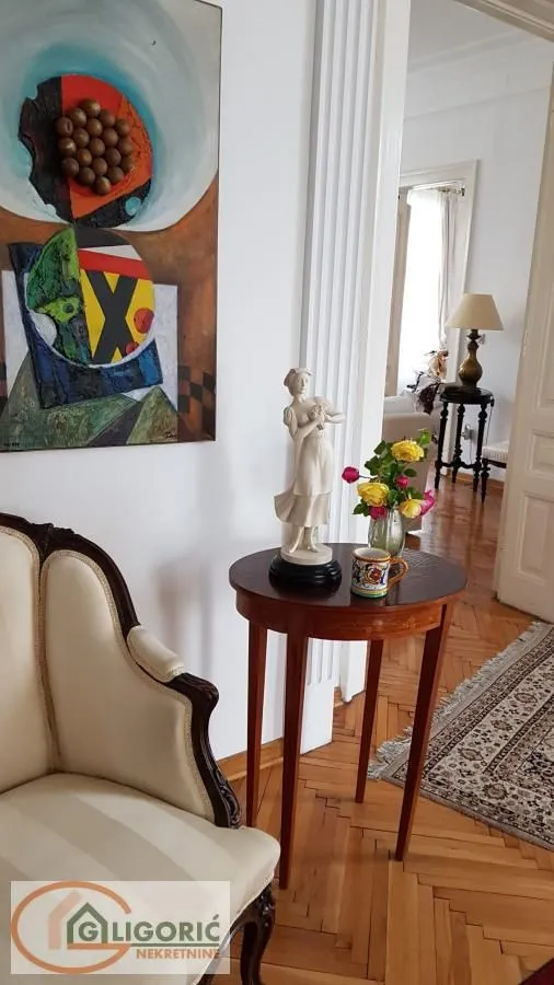 Izdavanje, četvorosoban stan, 120m², Stari Grad, Beograd