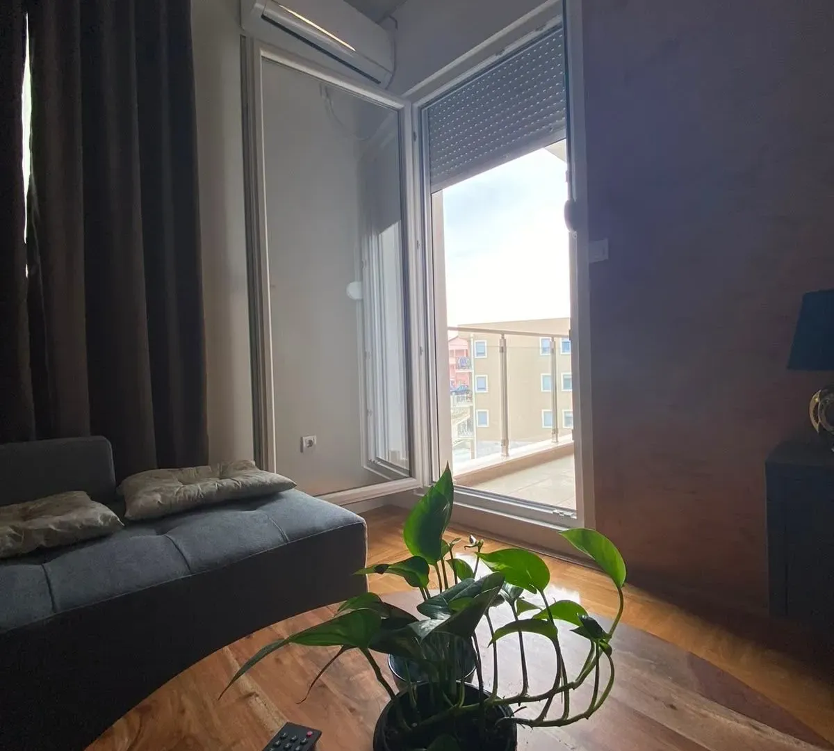 Izdavanje, jednosoban stan, 50m², Kava, Tivat