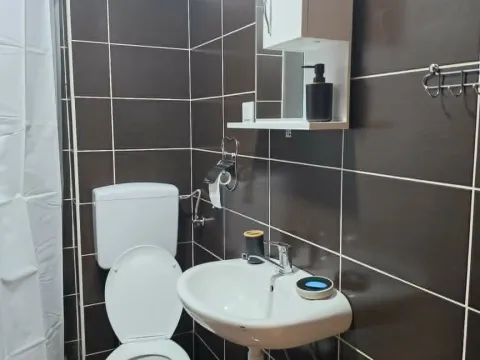 Izdavanje, jednosoban stan, 30m², Đenovići, Herceg Novi - image 6