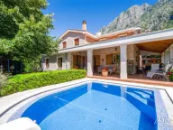 Prodaja, kuća, 305m², Orahovac, Kotor - image 4