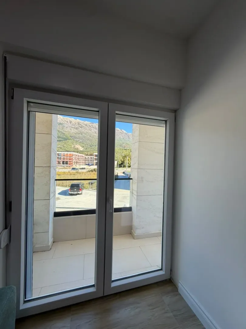 Izdavanje, jednosoban stan, 46m², Radanovići, Kotor