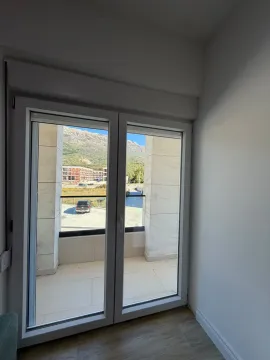 Izdavanje, jednosoban stan, 46m², Radanovići, Kotor - image 4