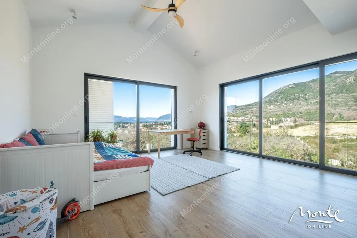Prodaja, kuća, 240m², Kavač, Kotor