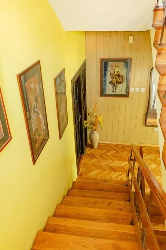 Prodaja, kuća, 400m², Zagorič, Podgorica