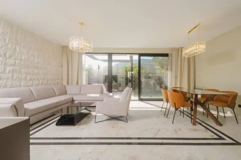 Sale, three bedroom apartment, 170m², Lastva Grbaljska, Kotor - image 9