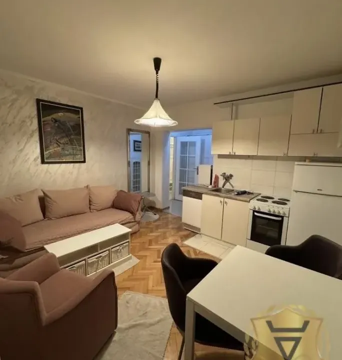 Izdavanje, trosoban stan, 60m², Čukarica, Beograd