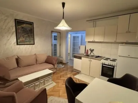 Izdavanje, trosoban stan, 60m², Čukarica, Beograd