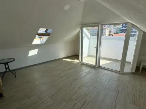 Sale, one bedroom apartment, 58m², Bečići, Budva - image 9