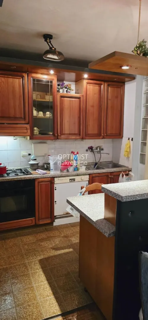 Sale, three bedroom apartment, 103m², Zvezdara Sve Podlokacije, Beograd