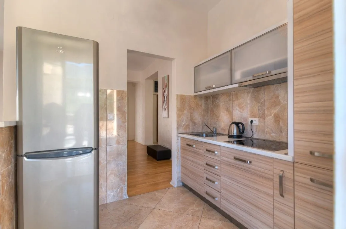 Prodaja, četvorosoban stan, 189m², Bečići, Budva