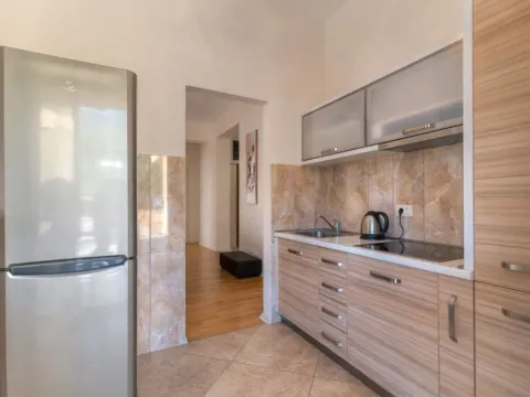 Prodaja, četvorosoban stan, 189m², Bečići, Budva - image 12