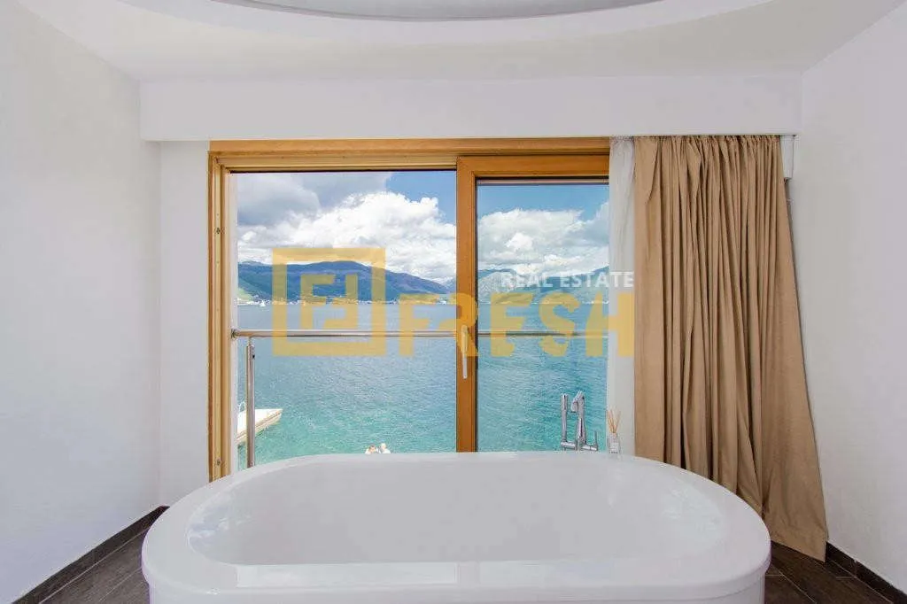 Prodaja, kuća, 300m², Tivat, Crna Gora