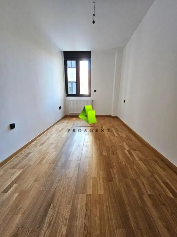 Prodaja, trosoban stan, 84m², Medijana, Niš