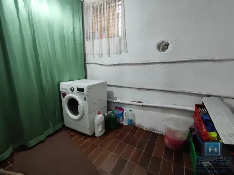 Prodaja, kuća, 192m², Đurđevo brdo, Jagodina - image 11