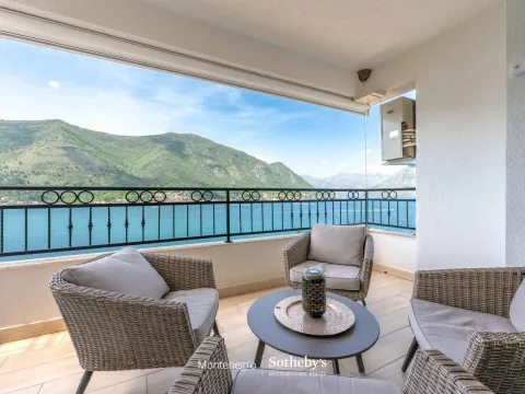 Sale, two bedroom apartment, 85m², Dobrota, Kotor - image 2