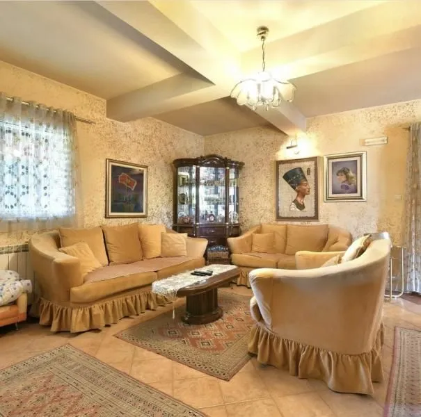 Prodaja, kuća, 250m², Podgorica, Crna Gora