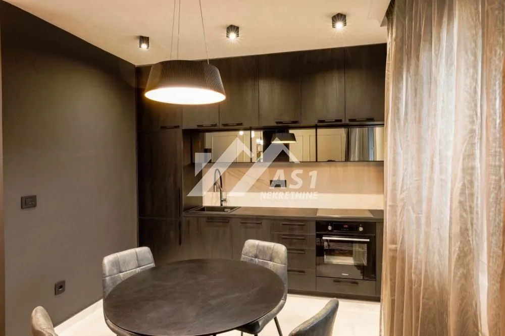 Izdavanje, četvorosoban stan, 109m², Petrovaradin, Novi Sad