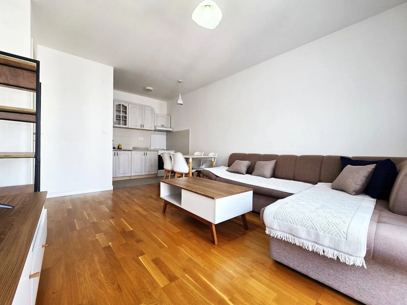 Izdavanje, stan, 41m², Pobrežje, Podgorica