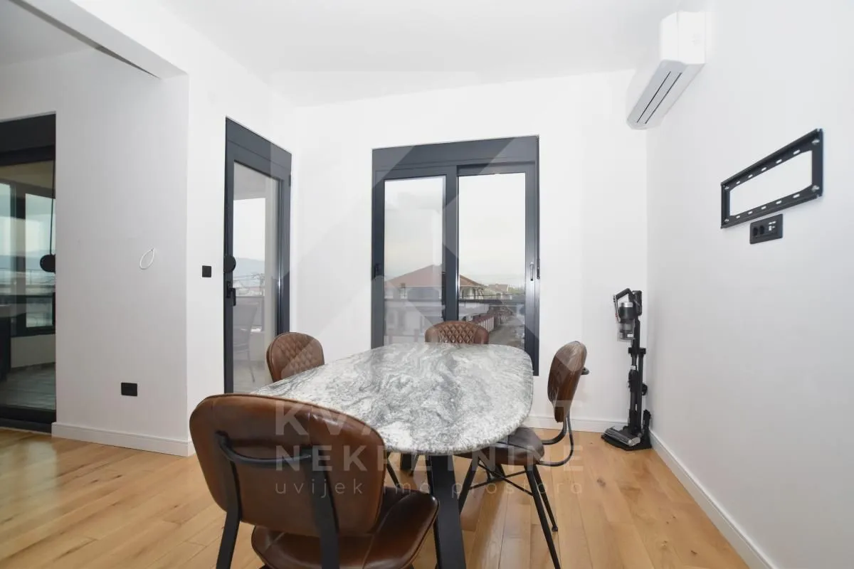 Prodaja, kuća, 270m², Gornja Gorica, Podgorica
