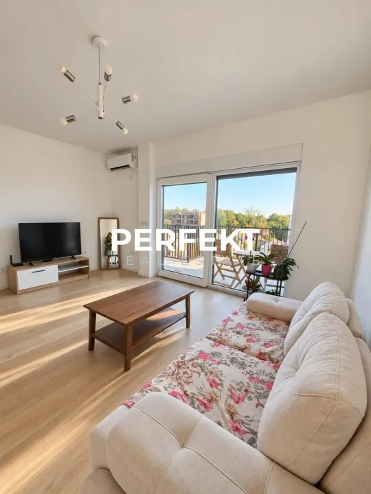 Prodaja, trosoban stan, 95m², Pančevo, Srbija