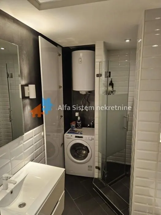 Izdavanje, trosoban stan, 70m², Stari Grad, Beograd