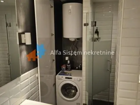 Izdavanje, trosoban stan, 70m², Stari Grad, Beograd - image 11
