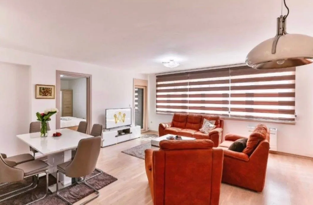 Izdavanje, dvosoban stan, 75m², Babin Do, Budva