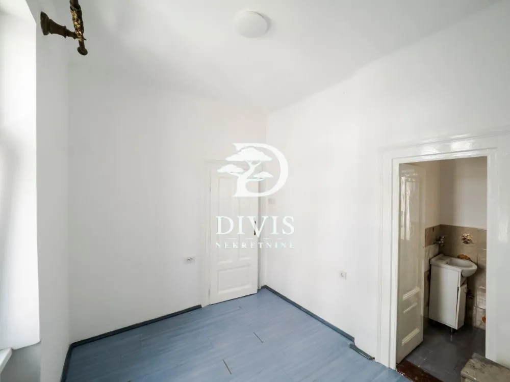 Prodaja, četvorosoban stan, 79m², Topličin venac, Beograd