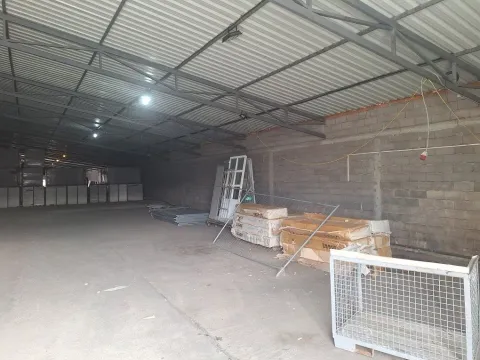 Rent, office space, 1000m², Dobanovci, Surčin - image 2