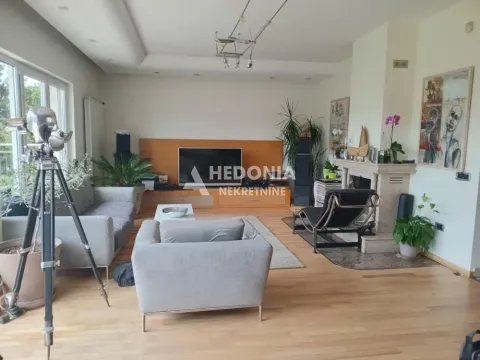 Stan in Banjica