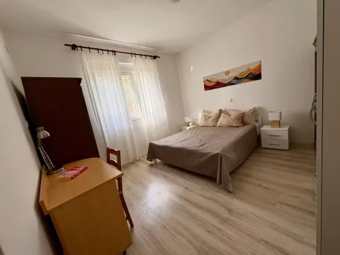 Rent, one bedroom apartment, 50m², Kalimanj, Tivat - image 13