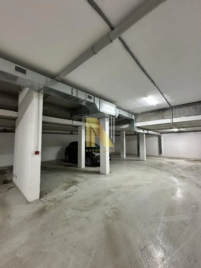 Izdavanje, parking/garaža, 18m², Telep, Novi Sad Sve Podlokacije