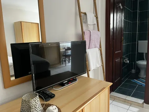 Izdavanje, jednosoban stan, 25m², Rafailovići, Budva - image 13