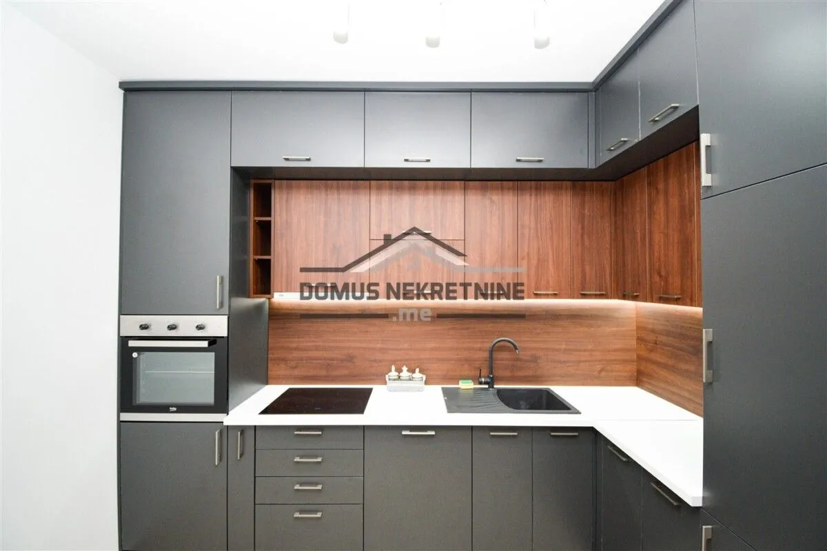 Izdavanje, dvosoban stan, 70m², Master Kvart, Podgorica