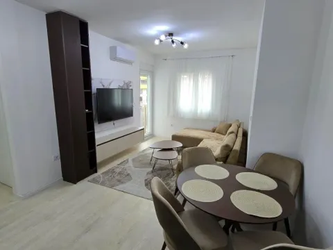 Rent, one bedroom apartment, 40m², Central Point, Podgorica - image 4