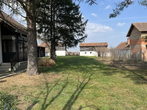 Prodaja, kuća, 293m², Titel, Novi Sad