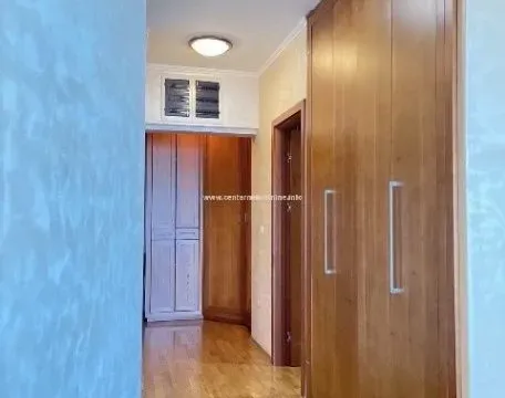 Izdavanje, dvosoban stan, 100m², Centar, Podgorica - image 7