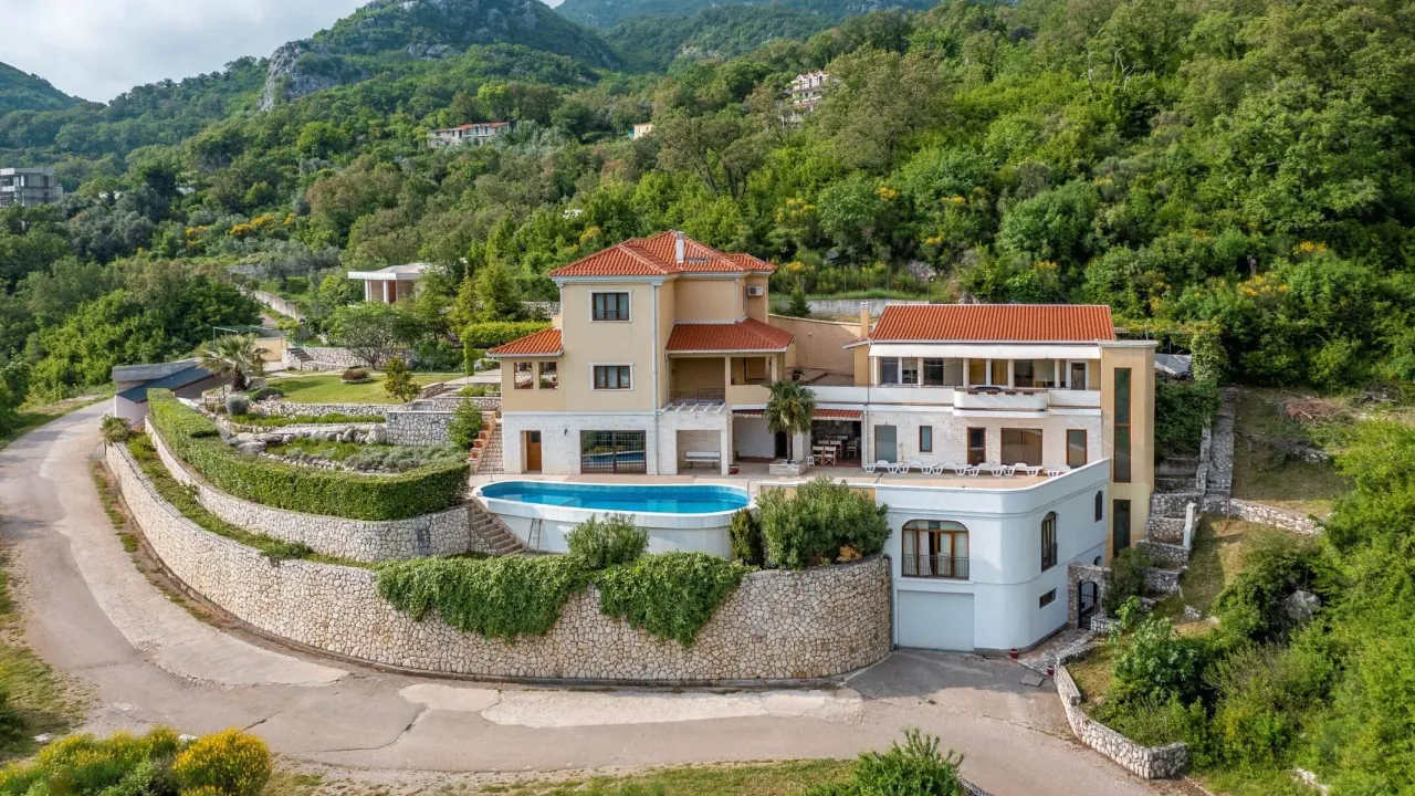 Sale, house, 650m², Kuljače, Budva