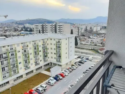 Izdavanje, jednosoban stan, 53m², Pobrežje, Podgorica - image 8