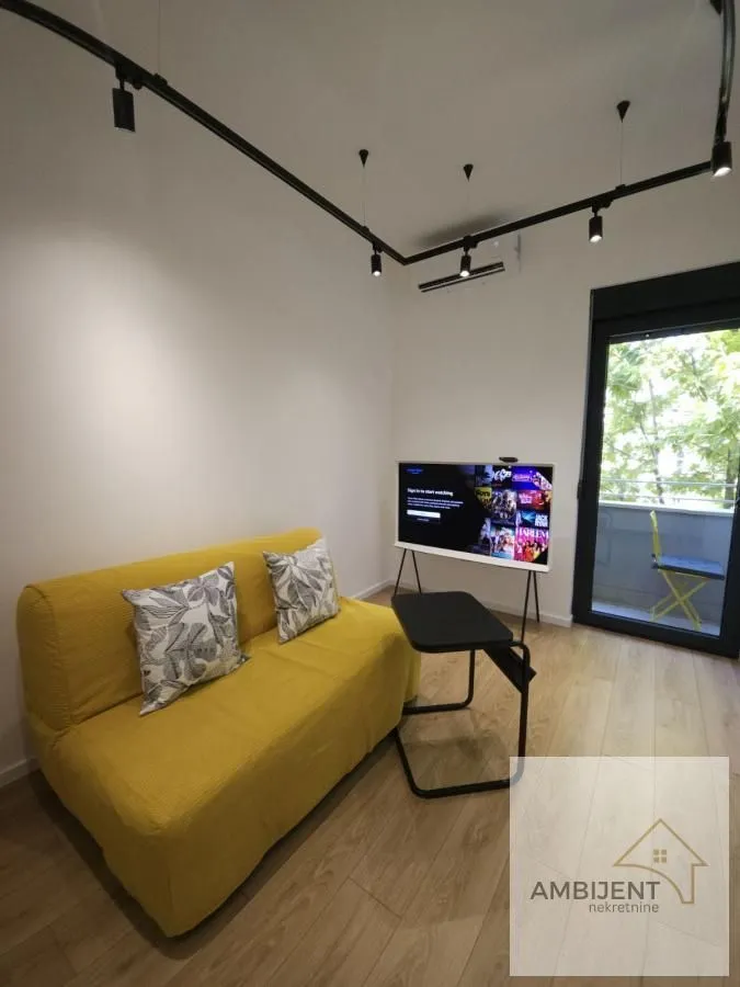 Izdavanje, jednosoban stan, 32m², Stari Grad, Beograd