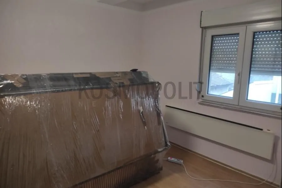 Prodaja, dvosoban stan, 37m², Đeram Pijaca, Beograd