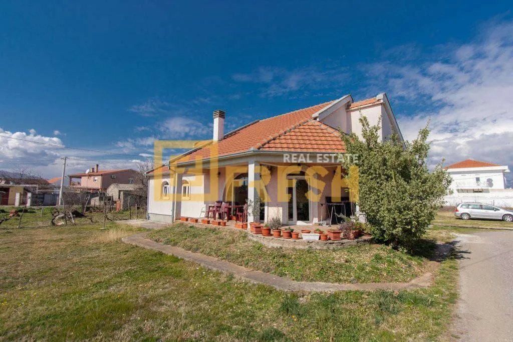 Prodaja, kuća, 180m², Donja Gorica, Podgorica